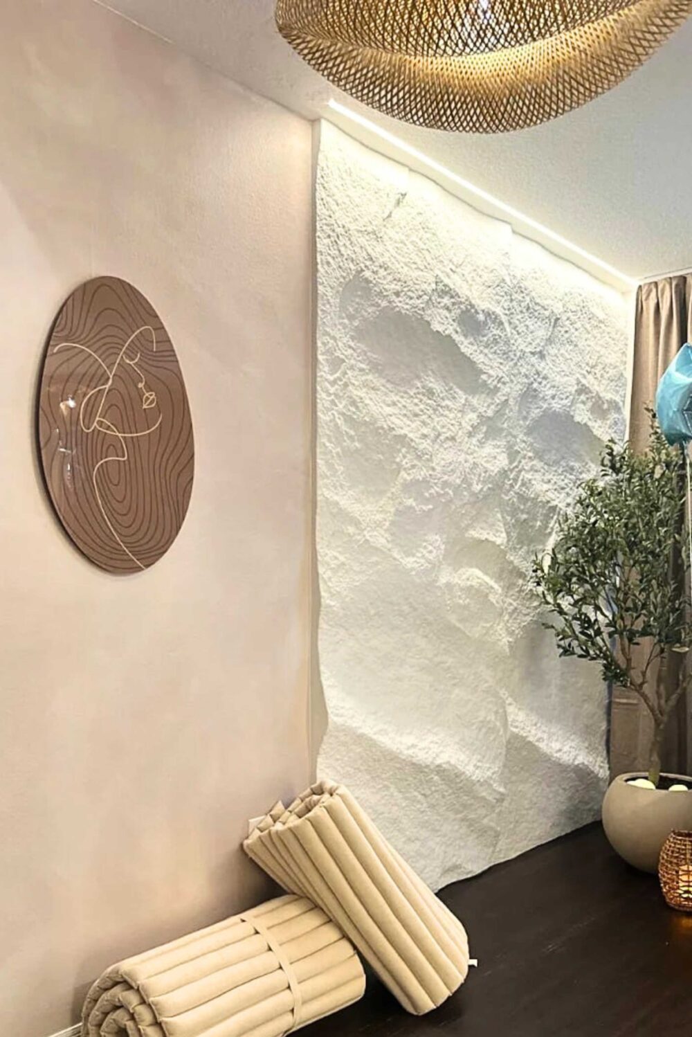 Snowflake White - Image 7